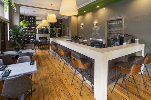 The Vulcan Hotel - Kawana Tourism 15