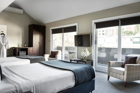 The Vulcan Hotel - Kawana Tourism 16