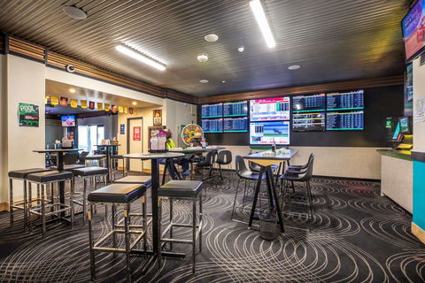 Atherton Hotel - Kawana Tourism 5