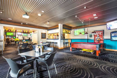 Atherton Hotel - Kawana Tourism 9