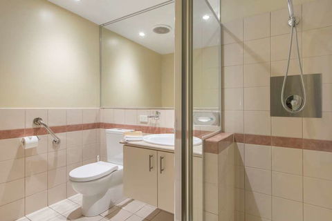 The Peninsula Riverside Apartments - Kawana Tourism 12