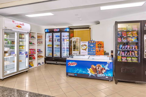 Comfort Inn & Suites Goodearth - Kawana Tourism 17