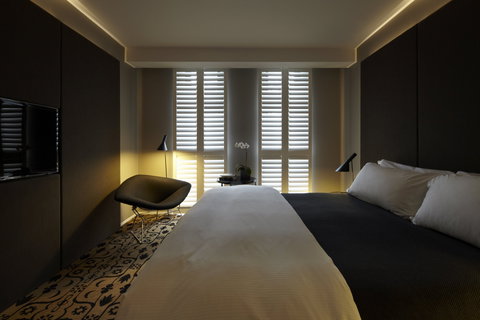 Burbury Hotel - Kawana Tourism 1