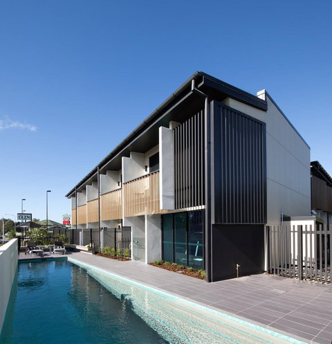 The Glen Hotel & Suites - Kawana Tourism 5