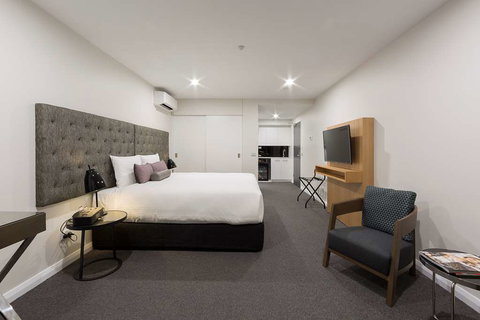 Avenue Hotel Canberra - Kawana Tourism 4