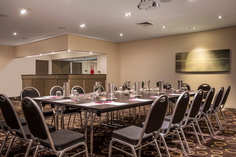 Crowne Plaza Canberra - Kawana Tourism 10
