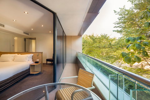 Crowne Plaza Canberra - Kawana Tourism 14