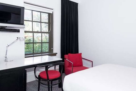 Peppers Gallery Hotel, Canberra - Kawana Tourism 3