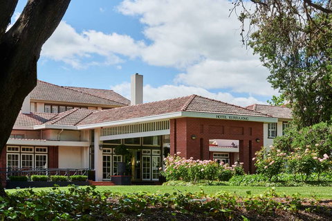 Hotel Kurrajong Canberra - Kawana Tourism 0