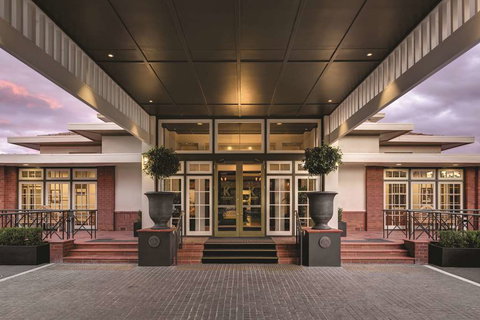 Hotel Kurrajong Canberra - Kawana Tourism 2