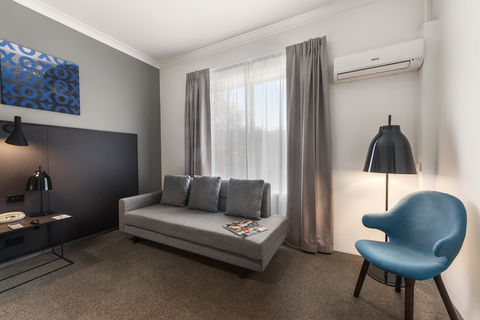 Quality Hotel CKS Sydney Airport - Kawana Tourism 4