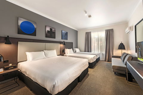 Quality Hotel CKS Sydney Airport - Kawana Tourism 5