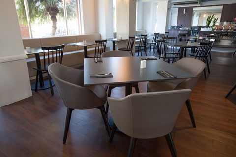 Quality Hotel CKS Sydney Airport - Kawana Tourism 10