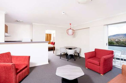 Mantra on Northbourne - Kawana Tourism 13
