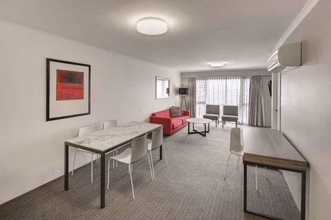 Adina Serviced Apartments James Court - Kawana Tourism 5