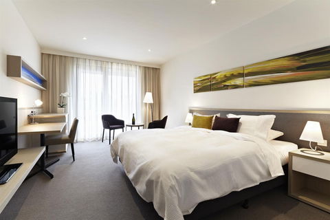 Quarters At Flinders Hotel - Kawana Tourism 5