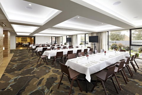 Quarters At Flinders Hotel - Kawana Tourism 6