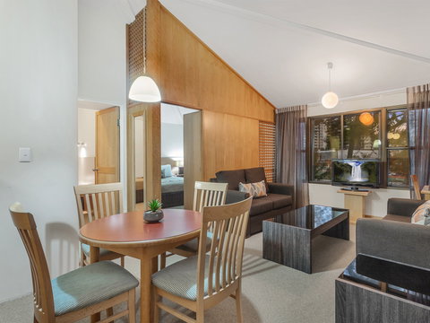 The Airport International Motel - Kawana Tourism 11