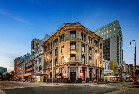 Quest Savoy - Kawana Tourism 0