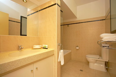 Quest Savoy - Kawana Tourism 4