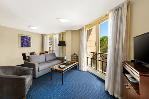 Quest Savoy - Kawana Tourism 9