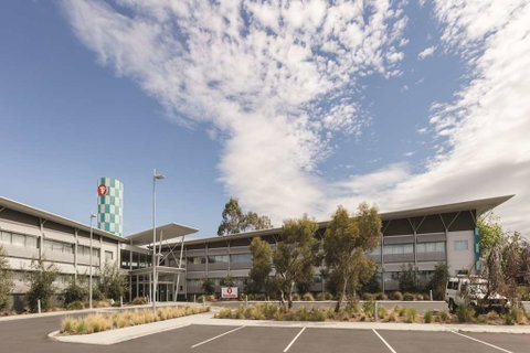 Travelodge Hobart Airport - Kawana Tourism 0