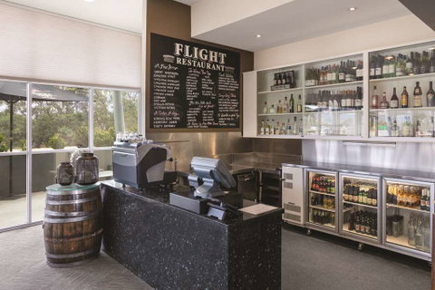 Travelodge Hobart Airport - Kawana Tourism 14