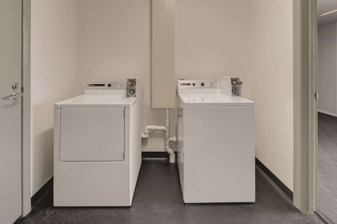 Travelodge Hobart Airport - Kawana Tourism 17