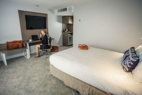 Pacific Hotel Brisbane - Kawana Tourism 6