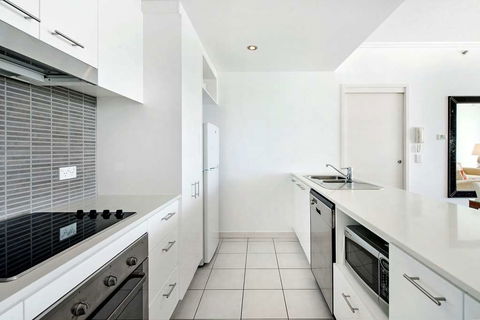 ULTIQA Freshwater Point Resort - Kawana Tourism 8