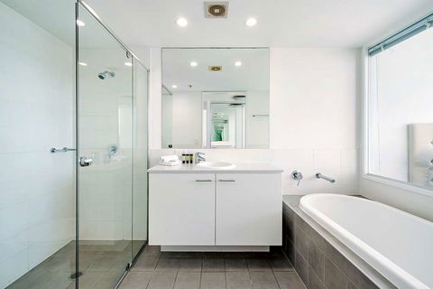 ULTIQA Freshwater Point Resort - Kawana Tourism 11