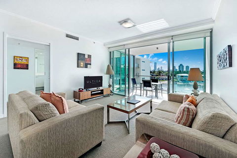 ULTIQA Freshwater Point Resort - Kawana Tourism 17