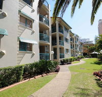 Aruba Beach Resort - Kawana Tourism