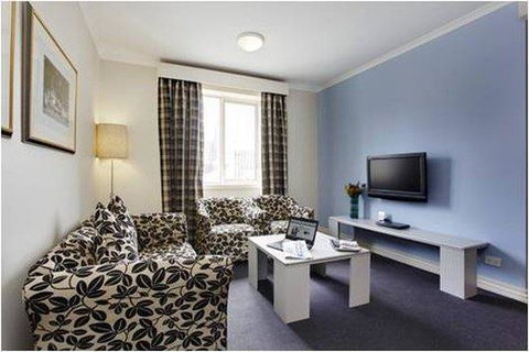 Collins Hotel - Kawana Tourism 1