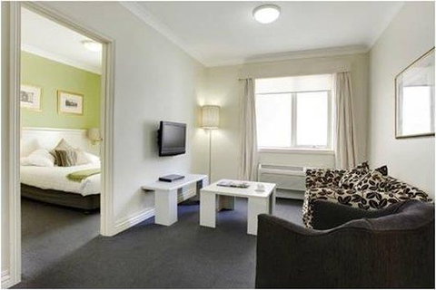 Collins Hotel - Kawana Tourism 2