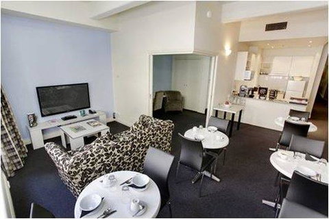 Collins Hotel - Kawana Tourism 3