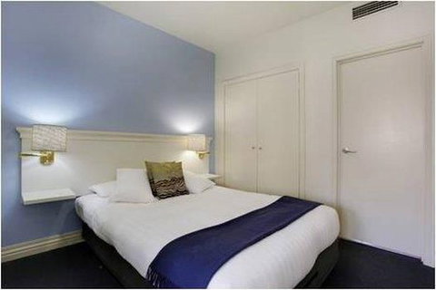 Collins Hotel - Kawana Tourism 5