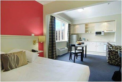 Collins Hotel - Kawana Tourism 7