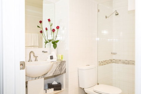 Collins Hotel - Kawana Tourism 12