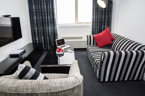 Collins Hotel - Kawana Tourism 14