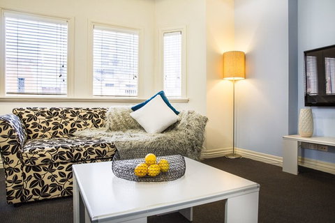 Collins Hotel - Kawana Tourism 17