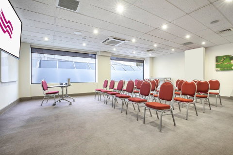 Crowne Plaza Canberra - Kawana Tourism 9