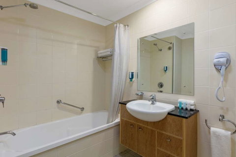 Nesuto Canberra Apartment Hotel - Kawana Tourism 3