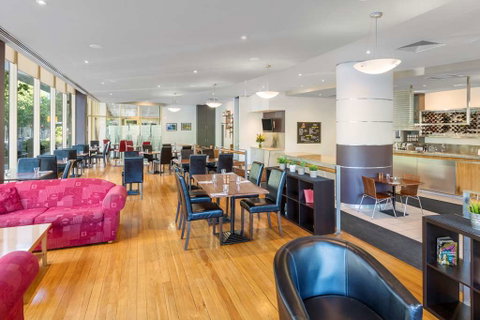 Nesuto Canberra Apartment Hotel - Kawana Tourism 7