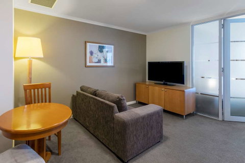 Nesuto Canberra Apartment Hotel - Kawana Tourism 13