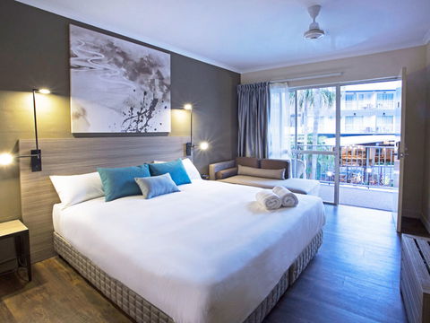 Mantra Club Croc - Kawana Tourism 3