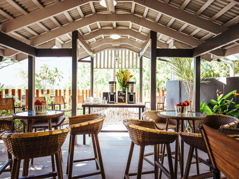 Mantra Club Croc - Kawana Tourism 8