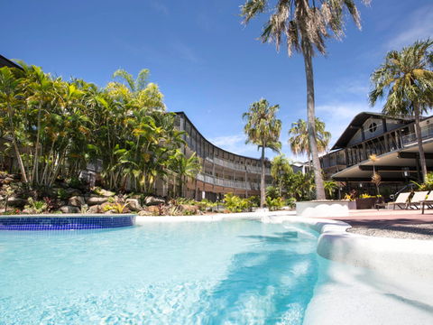 Mantra Club Croc - Kawana Tourism 11