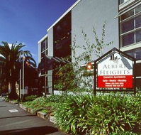 Albert Heights Service Apts - Kawana Tourism