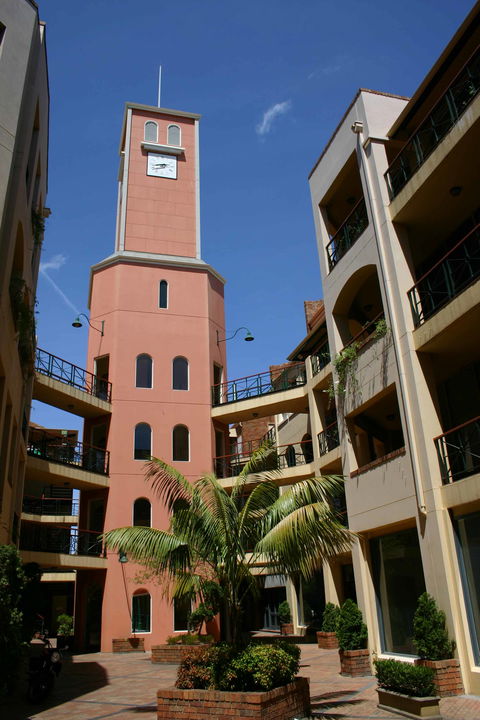Carlton Clocktower on Lygon - Kawana Tourism 0